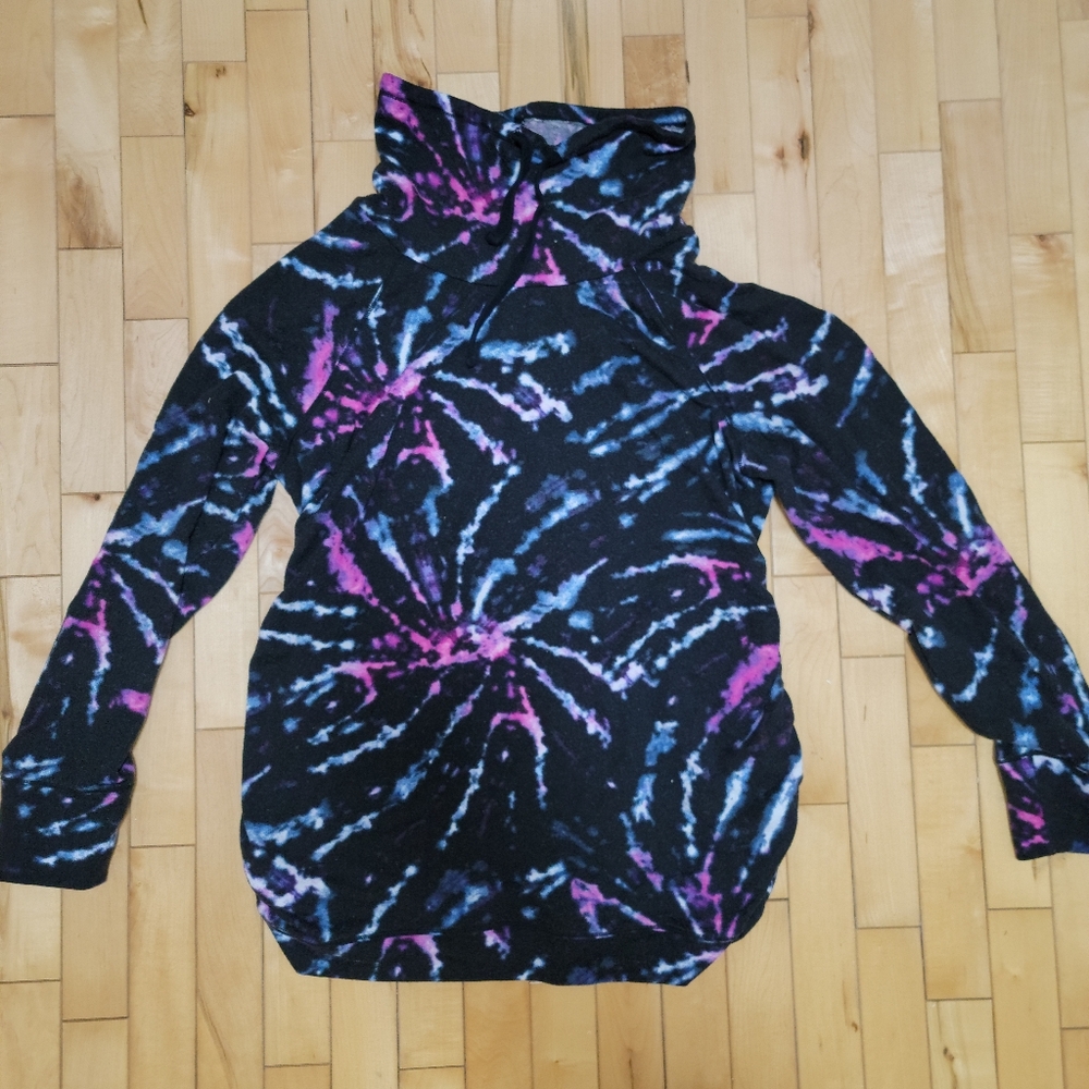 Vibrant Tie-Dye Long Maternity Sleeve Top
